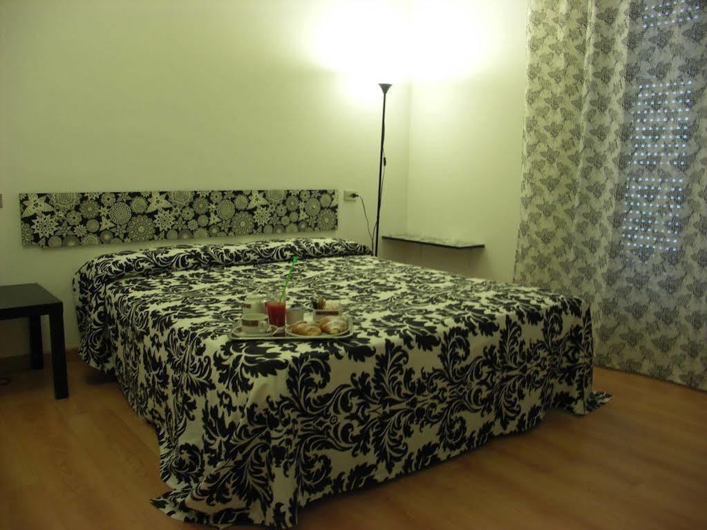 Hotel La Rosa Dei Venti Monte San Giusto Стая снимка